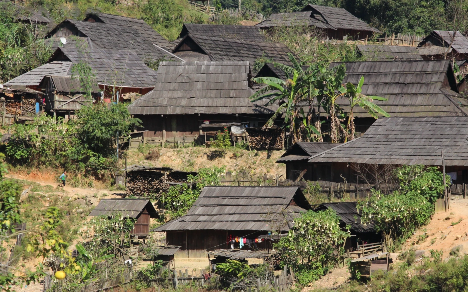 Bảo tồn những ngôi nhà cổ của người Mông ở Kỳ Sơn