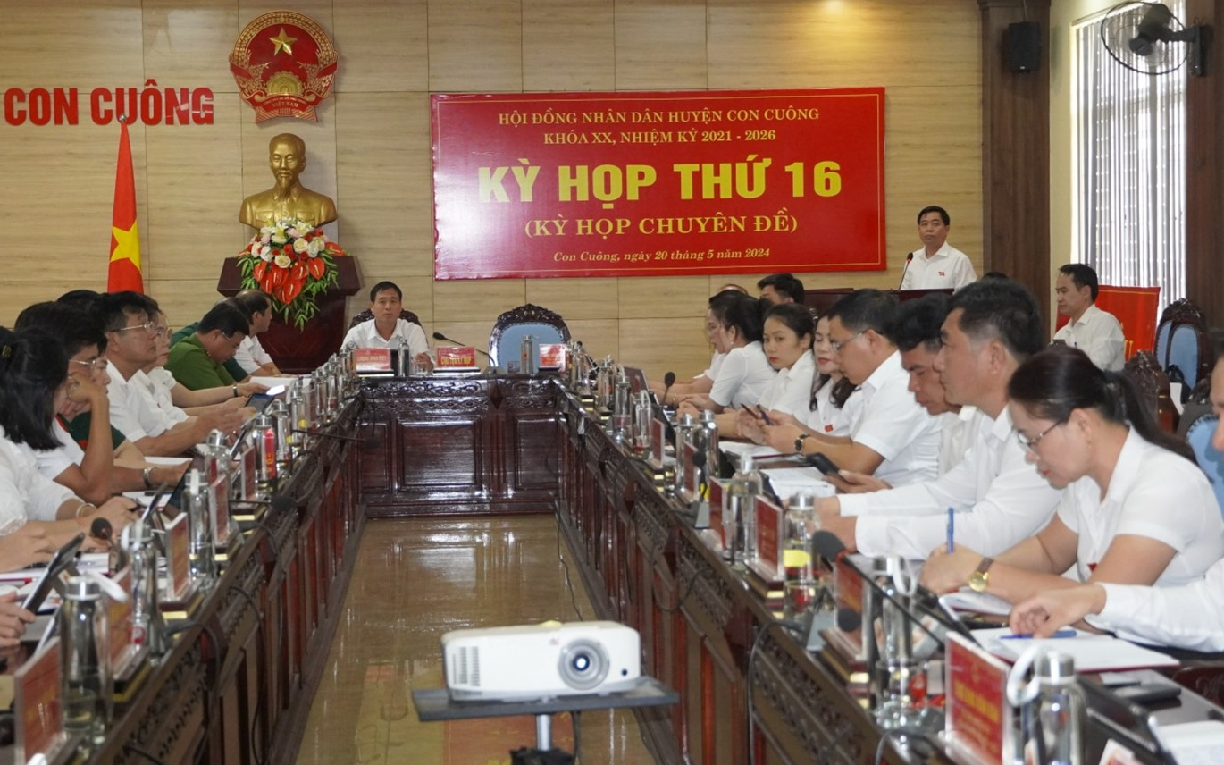 Kỳ họp thứ 16 HĐND huyện Con Cuông thông qua chủ trương sắp xếp đơn vị hành chính cấp xã
