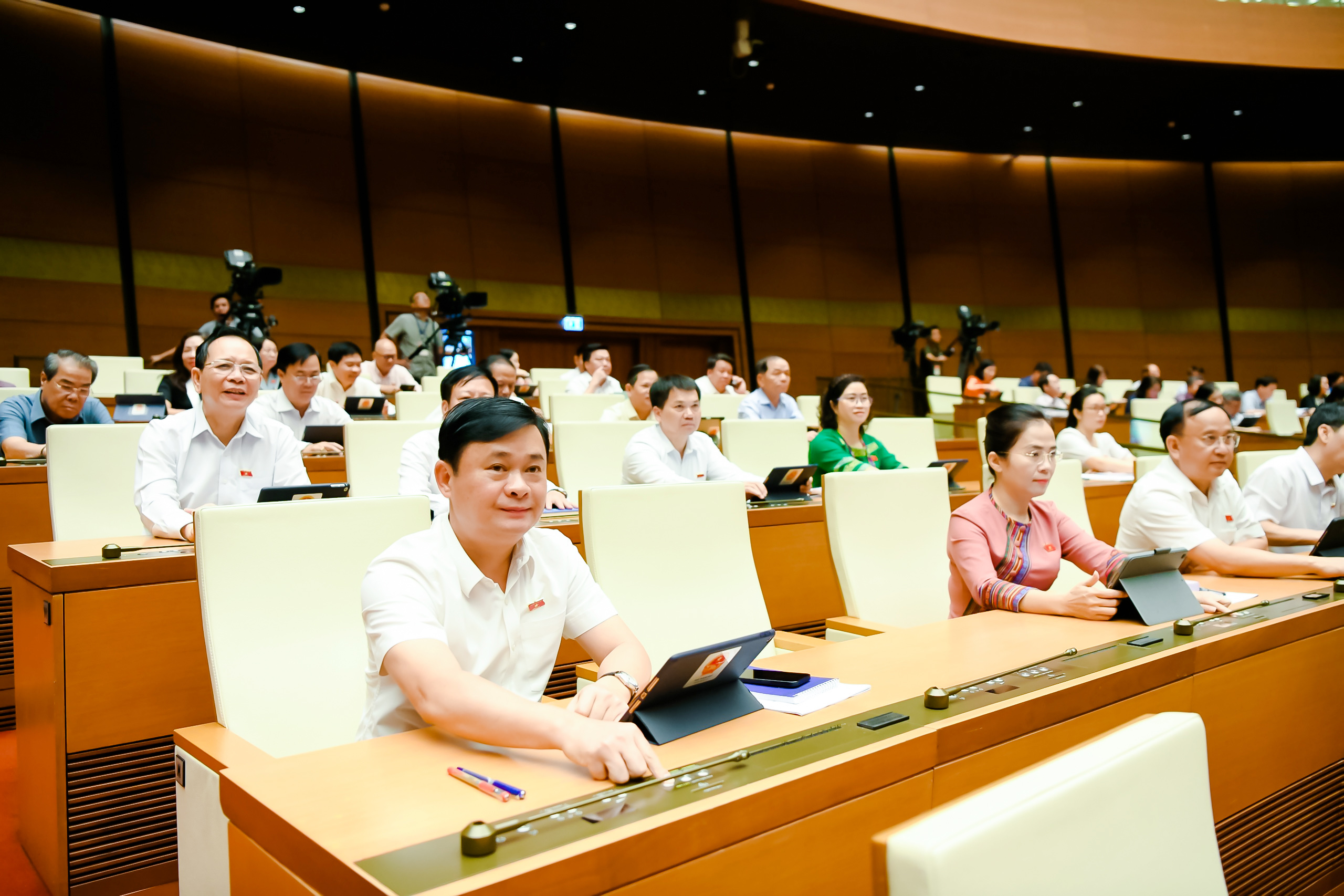 Quốc hội thông qua Nghị quyết về thí điểm bổ sung một số cơ chế, chính sách đặc thù phát triển tỉnh Nghệ An