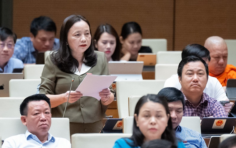 ĐBQH Cầm Thị Mẫn (Thanh Hóa): Ưu tiên đầu tư phát triển địa bàn miền Tây Nghệ An cũng là tâm tư, nguyện vọng chung của cử tri các địa bàn có nhà máy thủy điện trong cả nước