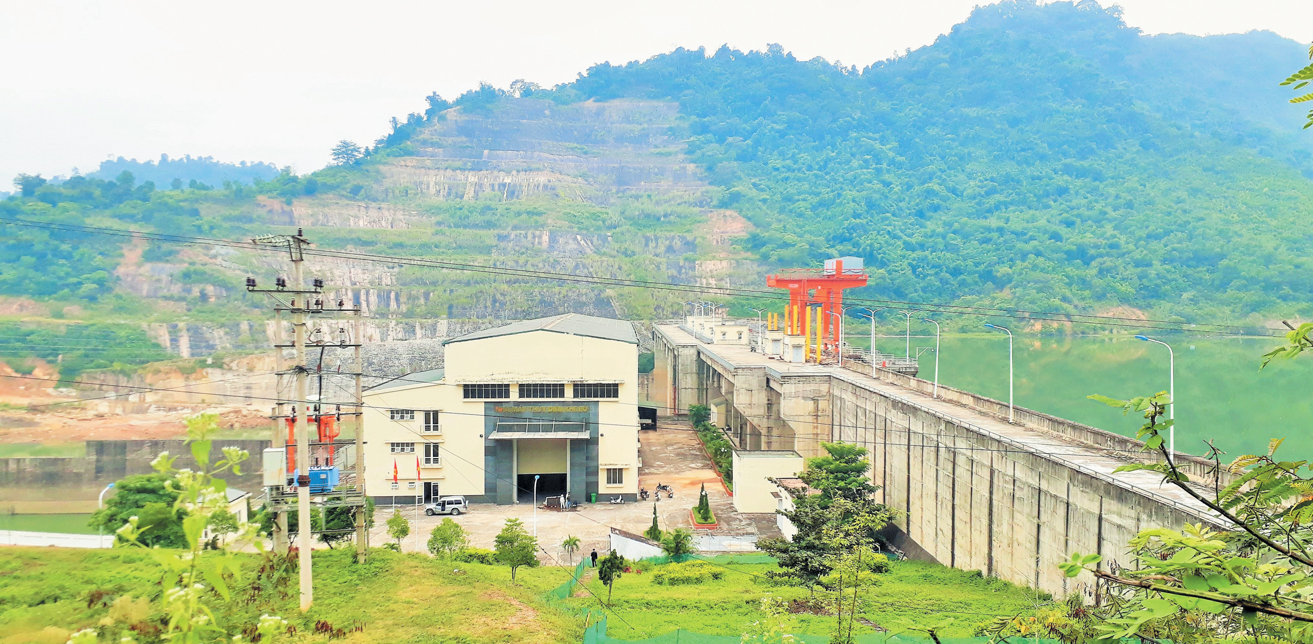 Ủy ban nhân dân tỉnh trả lời cử tri xã Xá Lượng, huyện Tương Dương về cấp Giấy chứng nhận quyền sử dụng đất cho các hộ dân bị ảnh hưởng bởi dự án Thủy điện Khe Bố