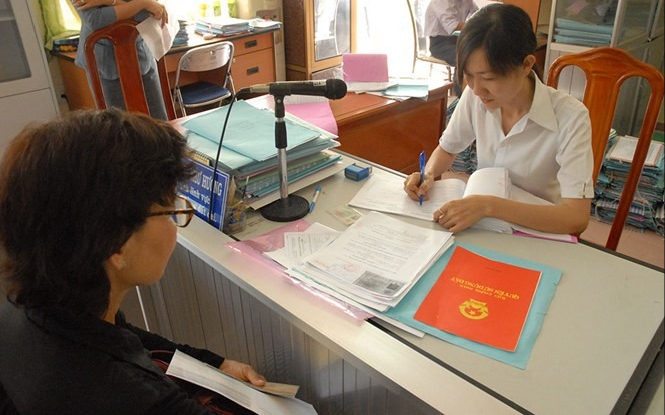 Sở Tài nguyên và Môi trường trả lời cử tri xã Tân Long, huyện Tân Kỳ về cấp giấy chứng nhận quyền sử dụng đất cho người dân đã làm nhà ở từ năm 1992 trên đất của Công ty Cổ phần nông nghiệp Sông Con