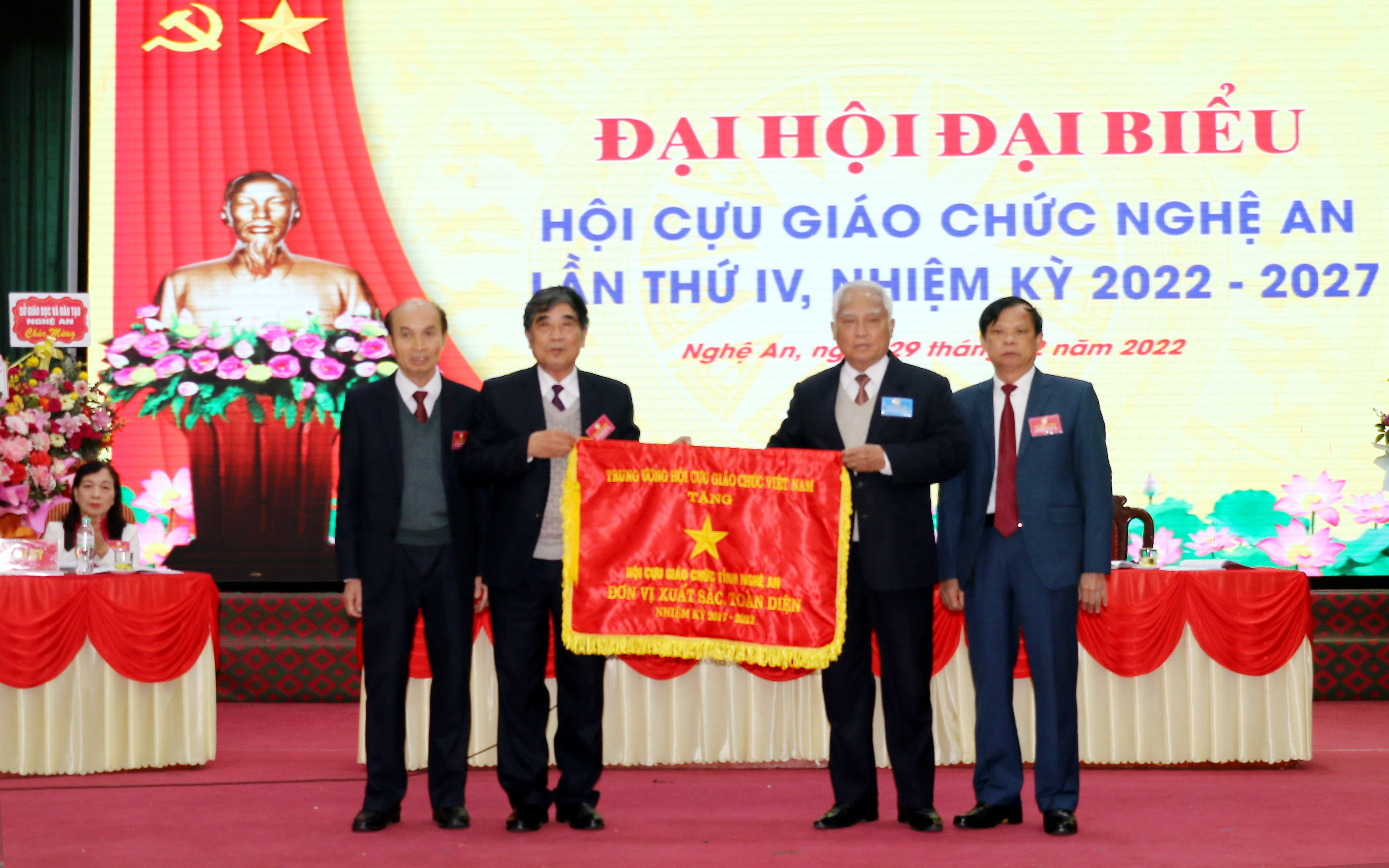 Sở Nội vụ trả lời cử tri Nguyễn Đình Mỹ, thôn Bút Thành, xã An Hòa, huyện Quỳnh Lưu về chế độ hỗ trợ cho Hội cựu giáo chức