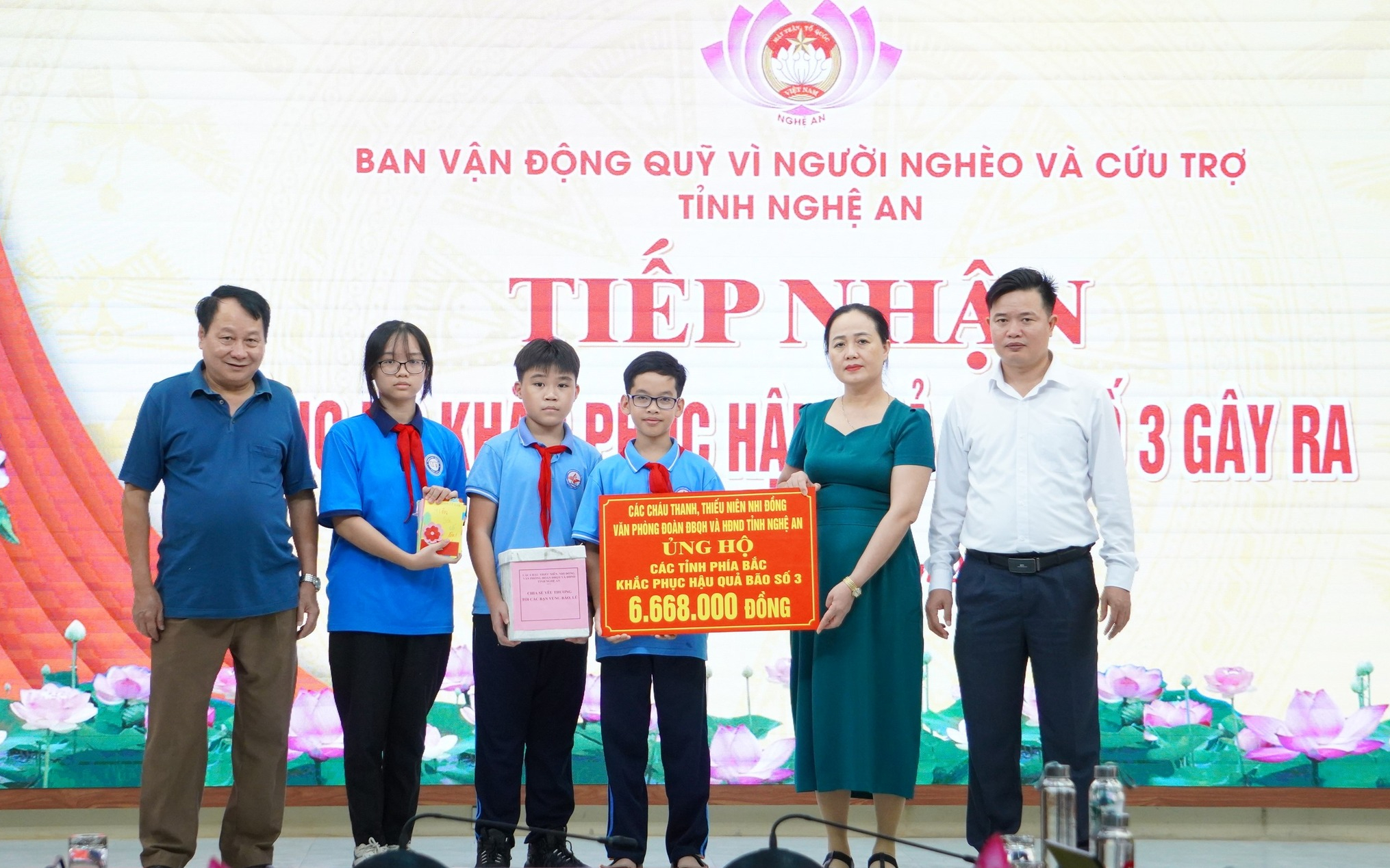 Tết Trung thu “Chia sẻ yêu thương” đến các bạn thiếu niên, nhi đồng vùng bão lụt
