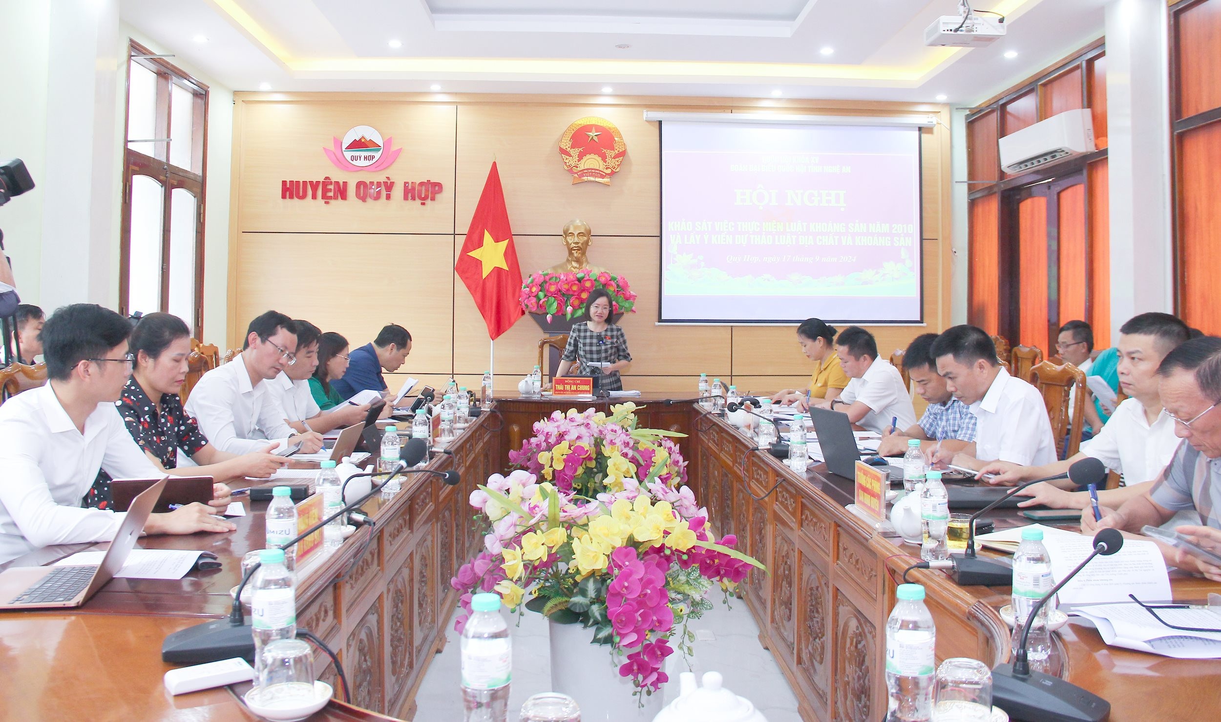 bna_-quang-canh-cuoc-lam-viec.-anh-mai-hoa-b5b9930f9ceb49b87c6b7006205c4ce4.jpg