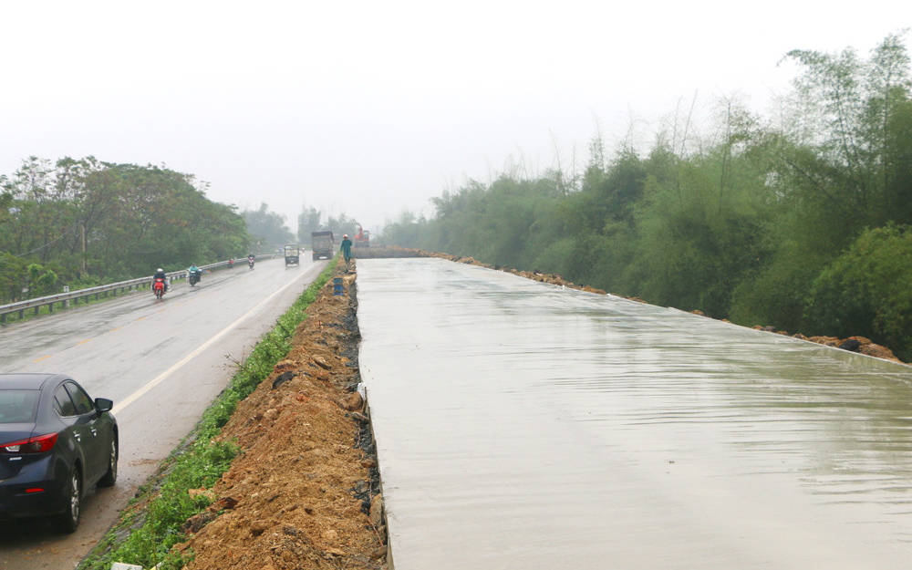 Sở Nông nghiệp và PTNT trả lời cử tri huyện Hưng Nguyên về kiểm tra xử lý các dốc dân sinh của đê tả lam