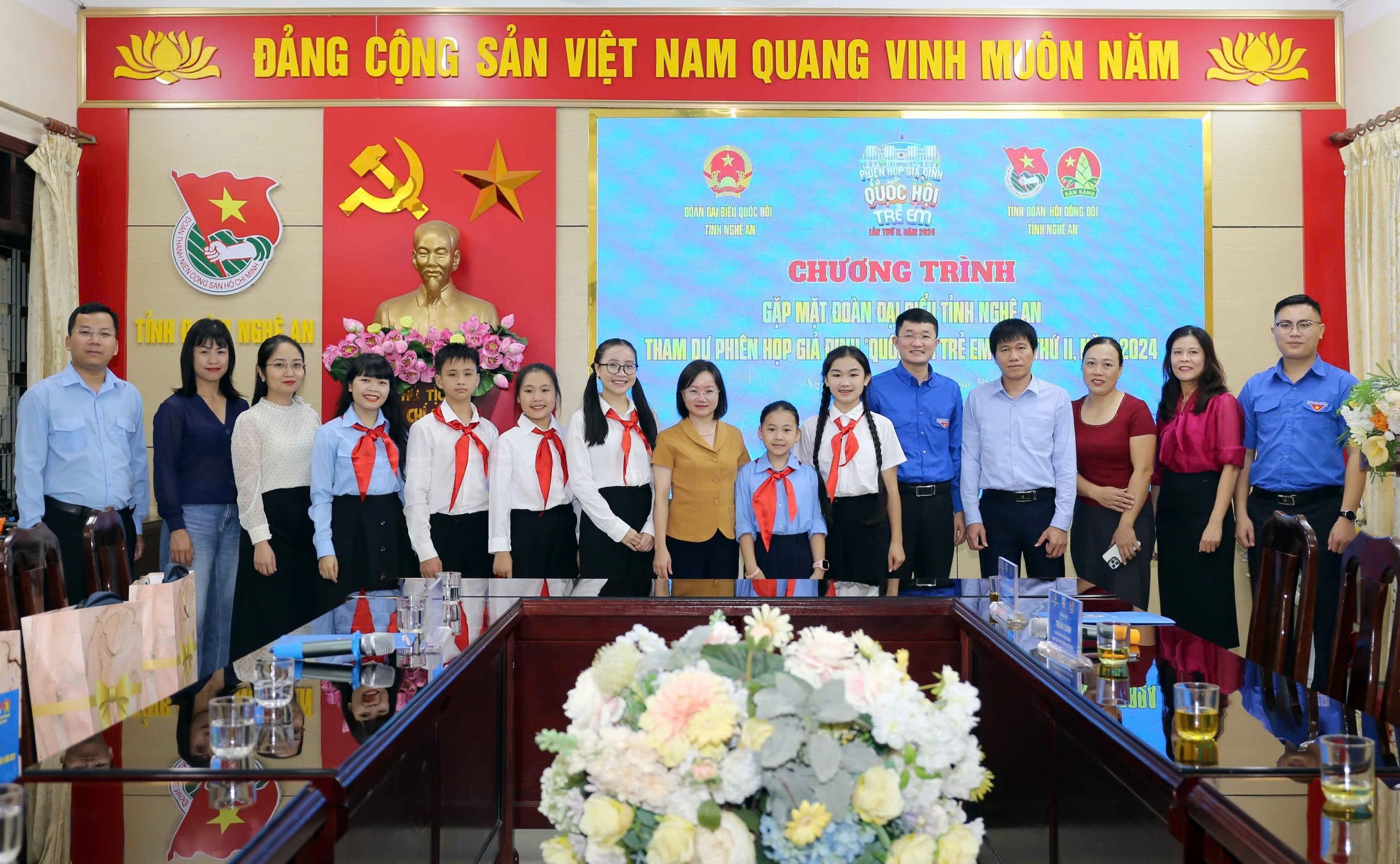 Lãnh đạo Đoàn ĐBQH tỉnh gặp mặt đại biểu Nghệ An tham dự phiên họp giả định “Quốc hội trẻ em”