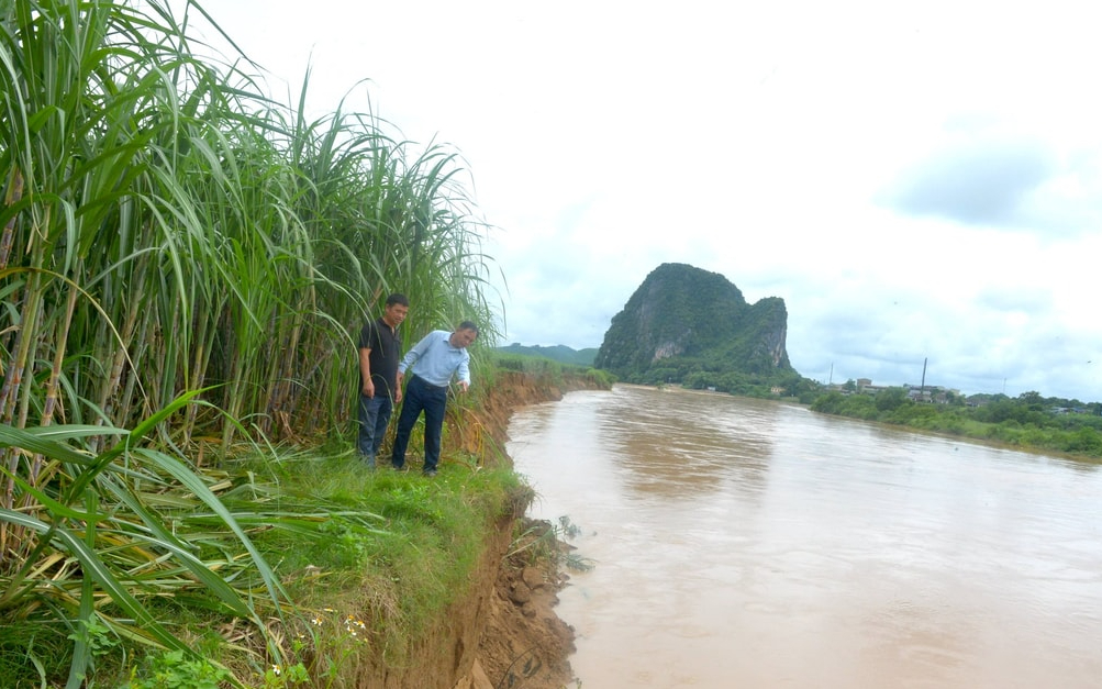 Quan tâm tu sửa kè dọc bờ sông Lam đoạn qua huyện Anh Sơn