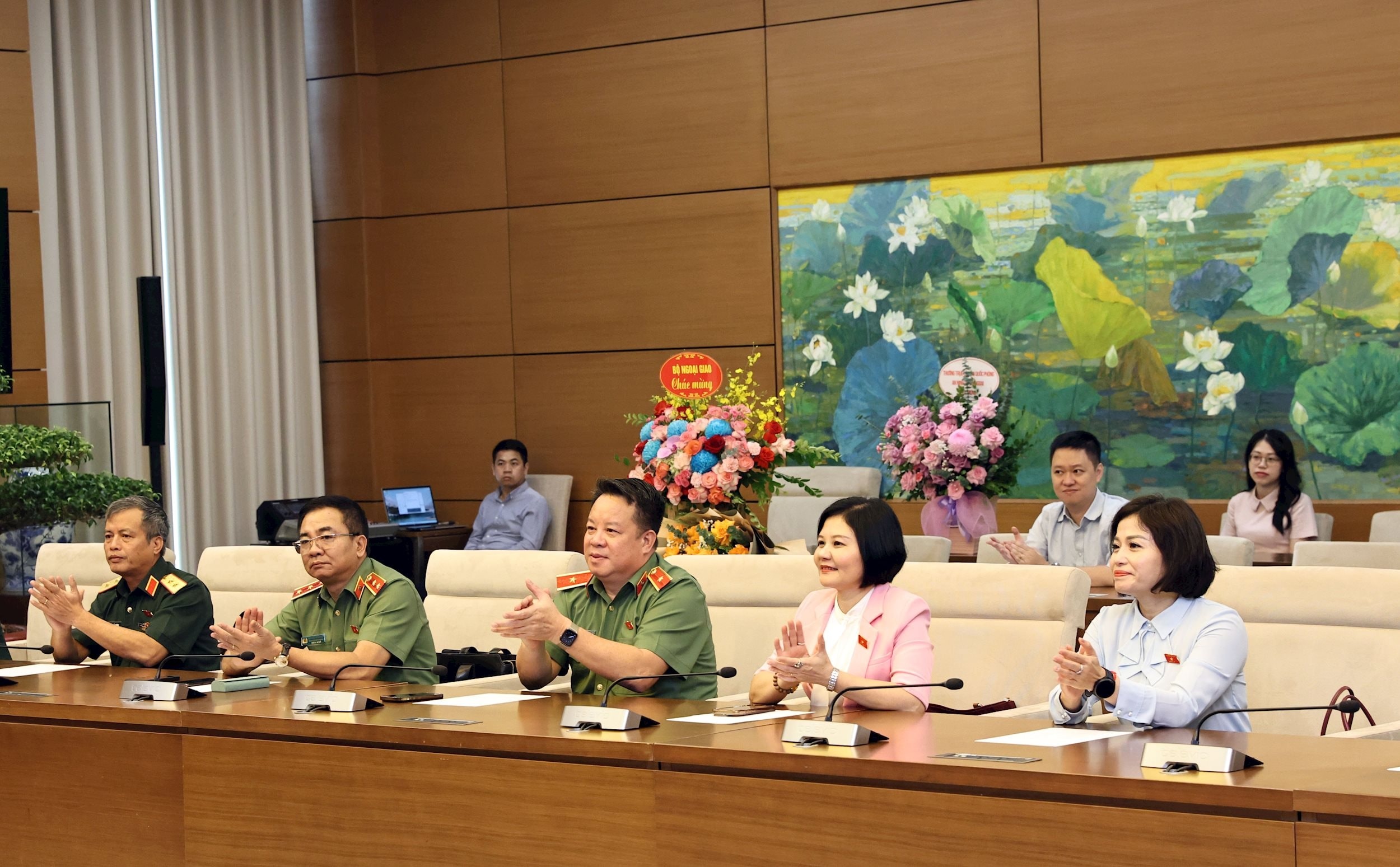 cac-dai-bieu-tham-du-buoi-le.jpg