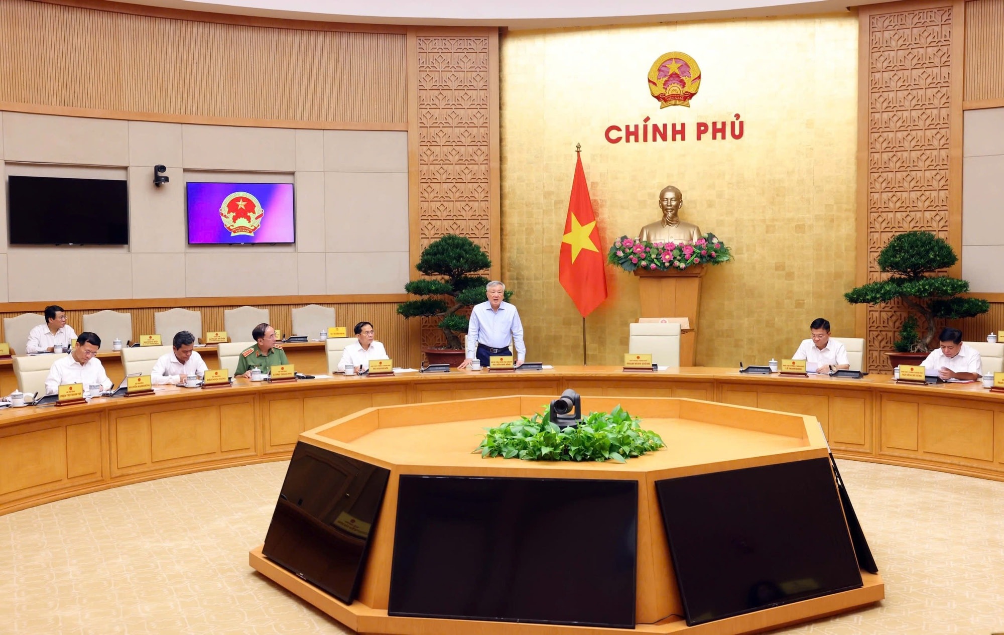 bcp.cdnchinhphu.vn-334894974524682240-2025-9-17-_gen-h-z702160072561721a14a4ff61c3b3efbe51a6c1354ba1c-17581022427601560637444.jpg