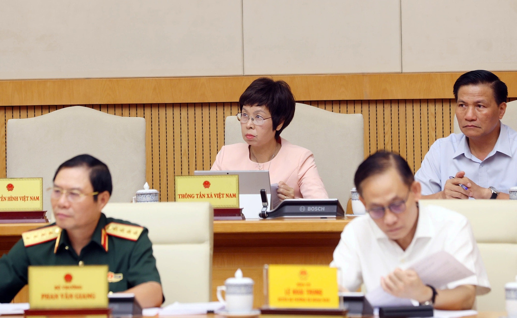 bcp.cdnchinhphu.vn-334894974524682240-2025-9-17-_gen-h-z70216007480880c5ede58dd63510b868daf3e5dca915e-17581022428451592840870.jpg