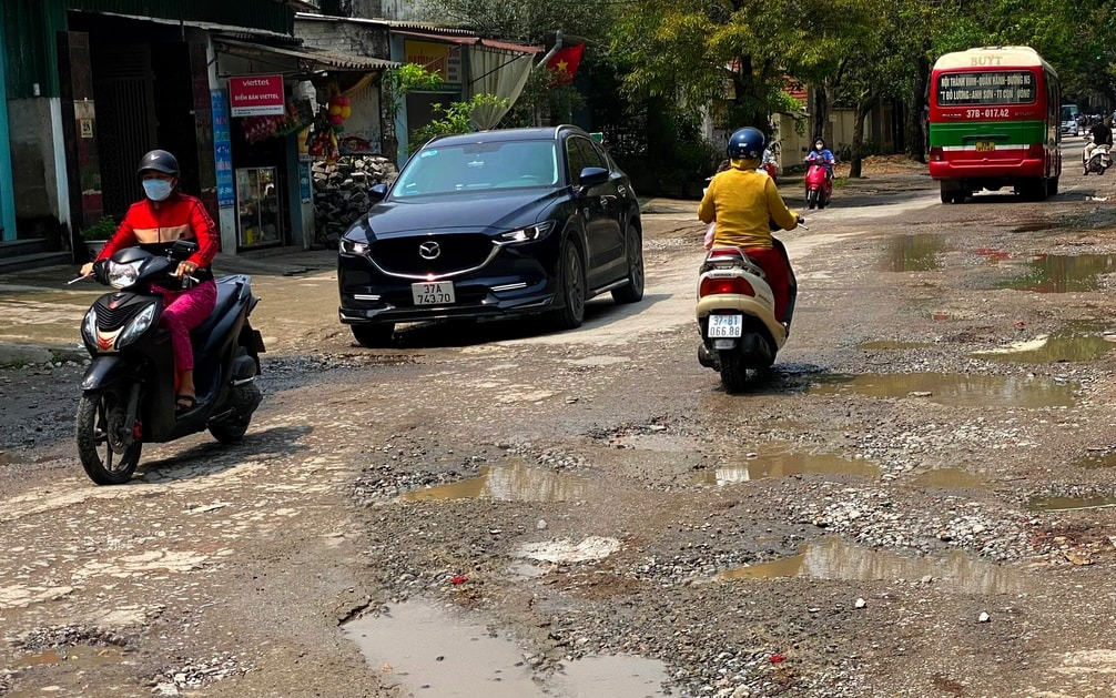 Cử tri kiến nghị đẩy nhanh tiến độ đường Nguyễn Gia Thiều, thay thế hệ thống chiếu sáng và hạ tầng phục vụ du lịch