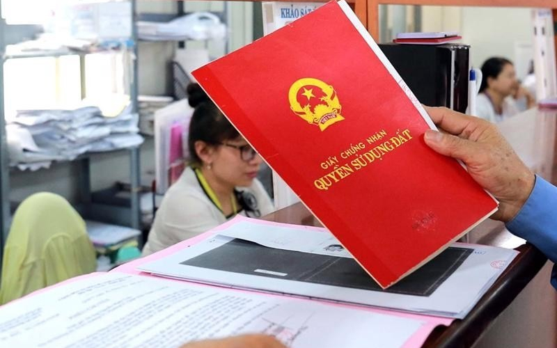 Cử tri kiến nghị miễn phí cấp lại Giấy chứng nhận quyền sử dụng đất cho hộ dân đã hiến đất tại xã Tân Kỳ