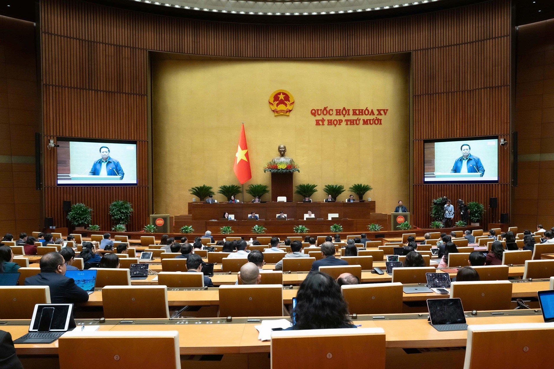 202510301612240556-z7171400216254-0f827d183b550dd7734b0dfad97863ef-2739.jpg?width=0&s=L6WY6d8AbXCdYngxPnNLuQ