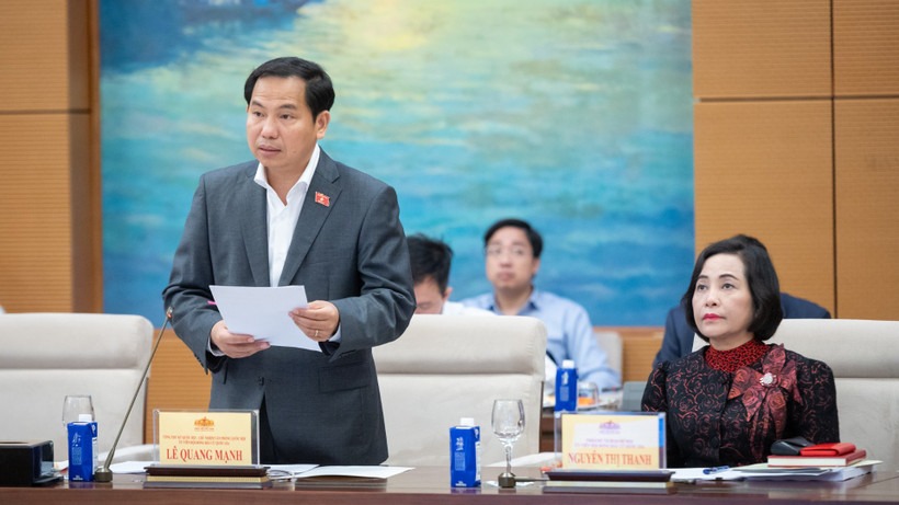 Tổng Thư ký Quốc hội - Chủ nhiệm Văn phòng Quốc hội Lê Quang Mạnh phát biểu tại phiên họp lần thứ ba của Hội đồng bầu cử Quốc gia chiều 10/11. (Ảnh: DUY LINH)