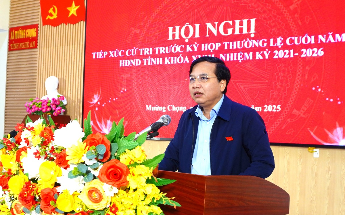 Đồng chí Nguyễn Như Khôi - Phó Chủ tịch HĐND tỉnh tiếp xúc cử tri tại xã Mường Chọng