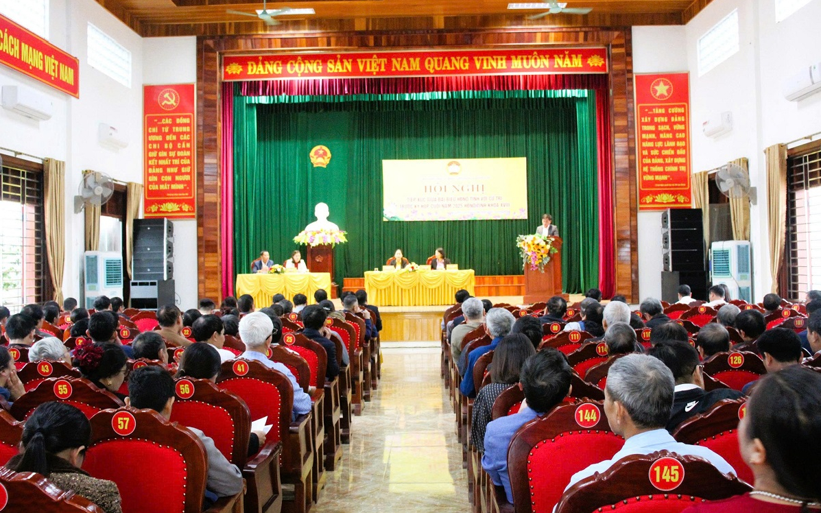 Trưởng Ban Nội chính Tỉnh ủy Hồ Lê Ngọc tiếp xúc cử tri xã Quỳnh Lưu trước kỳ họp cuối năm 2025