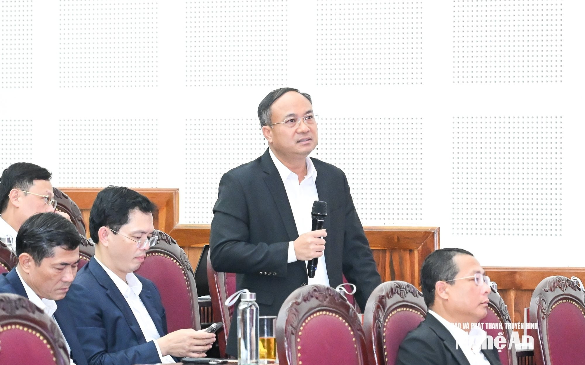 Giám đốc Sở Nội vụ Nghệ An lý giải nguyên nhân không đưa cán bộ cấp huyện trước đây vào chính sách hỗ trợ cho cán bộ về cơ sở