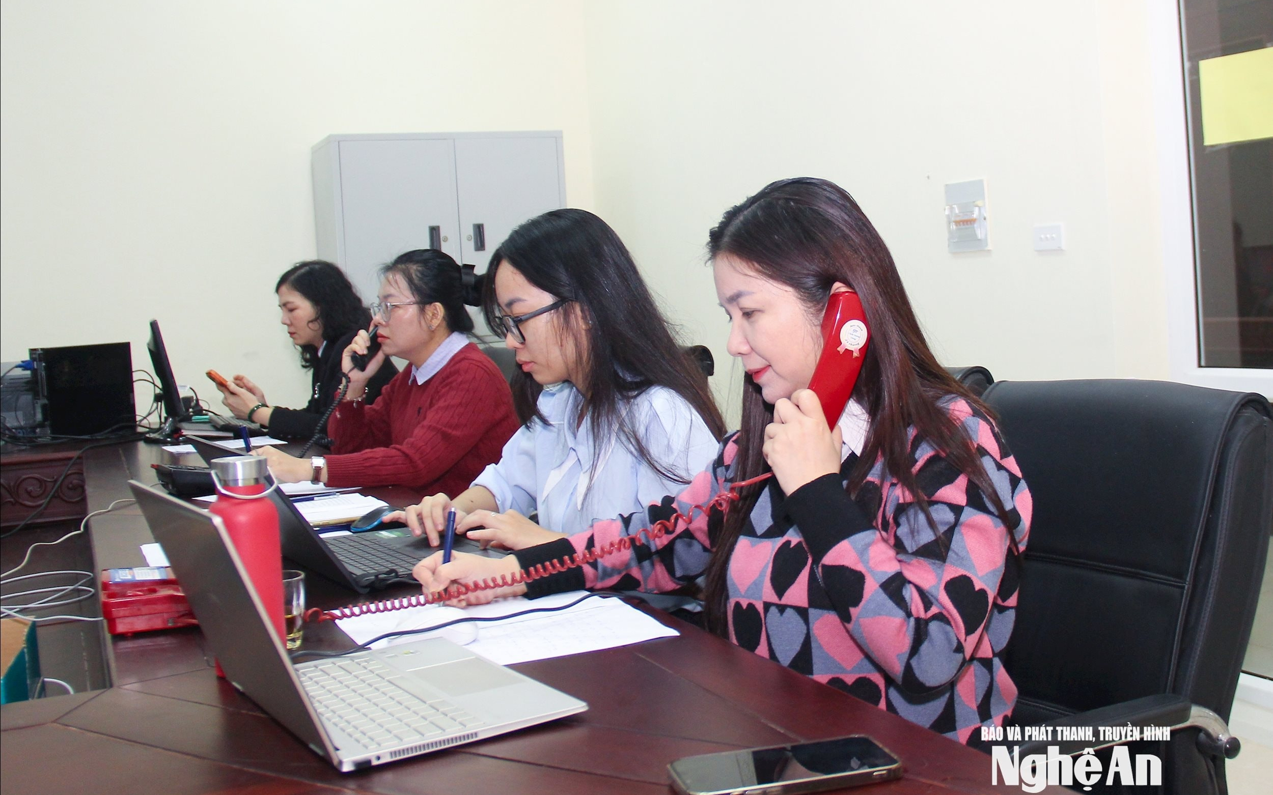 Đường dây điện thoại trực tuyến tại kỳ họp HĐND tỉnh, nơi gửi gắm nguyện vọng của cử tri