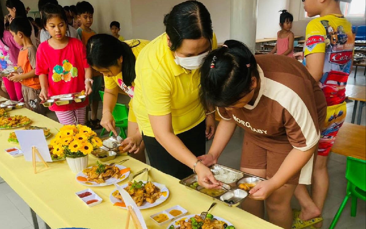 Từ gian hàng OCOP đến bữa ăn học đường