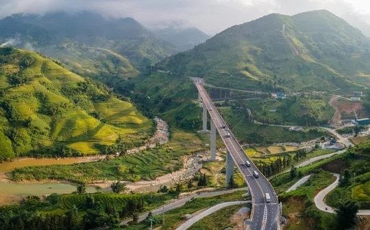 Đại biểu Quốc hội: Cao tốc Vinh - Thanh Thủy không chỉ mang ý nghĩa kinh tế mà còn có giá trị quan trọng về mặt đối ngoại