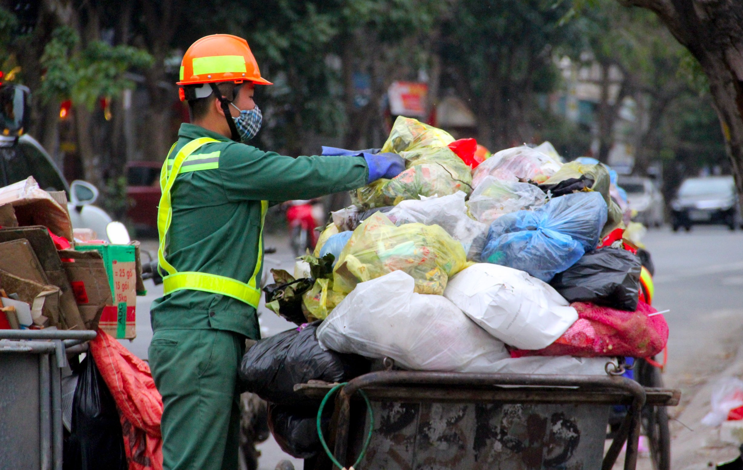 Quan tâm chế độ công tác thi đua, khen thưởng đối với công nhân, người lao động