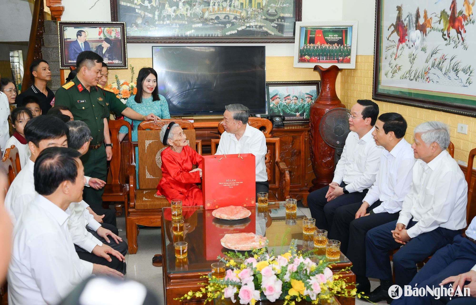 bna_tong-bi-thu-lv-voi-nghe-an-28.jpg