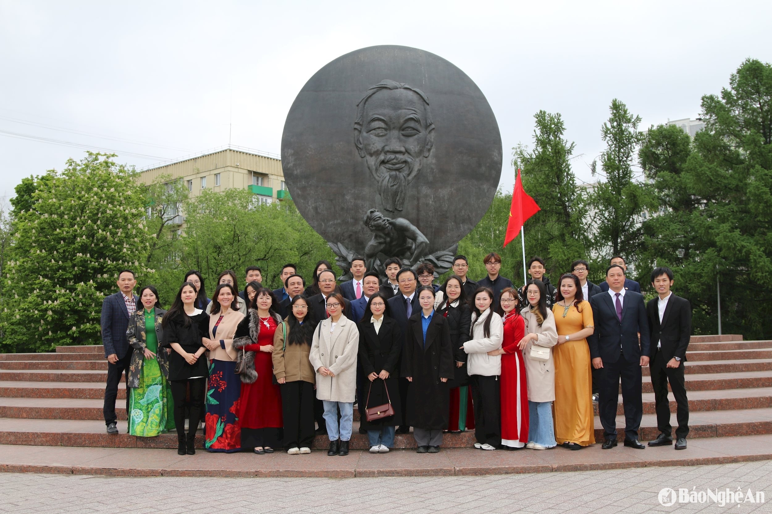 bna_cac-dai-bieu-chup-anh-luu-niem-.jpg