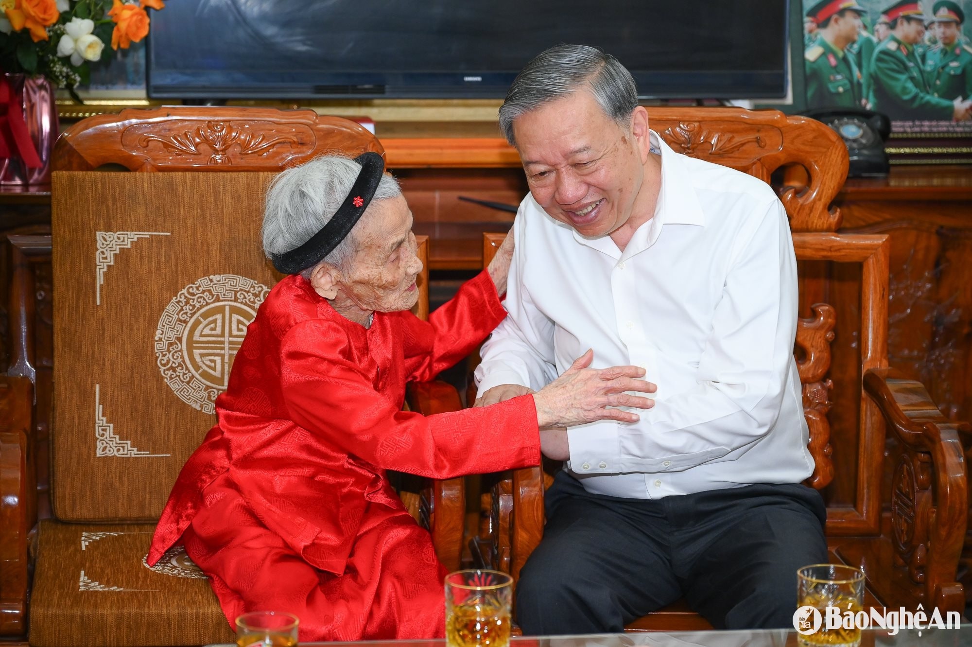 bna_tong-bi-thu-lv-voi-nghe-an-25.jpg