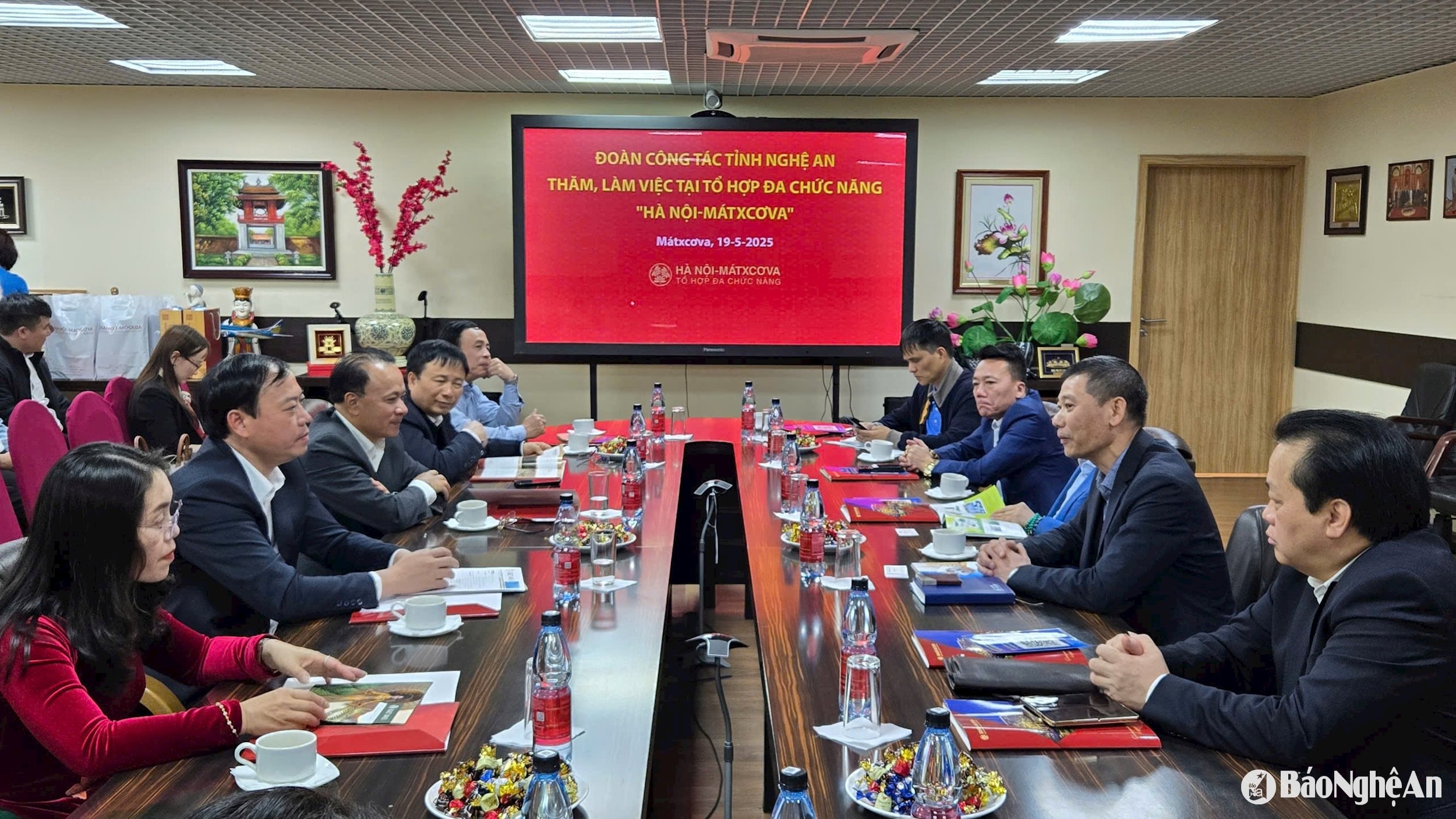 bna_-toan-canh-cuoc-lam-viec-voi-hoi-dong-huong-nghe-an.jpg