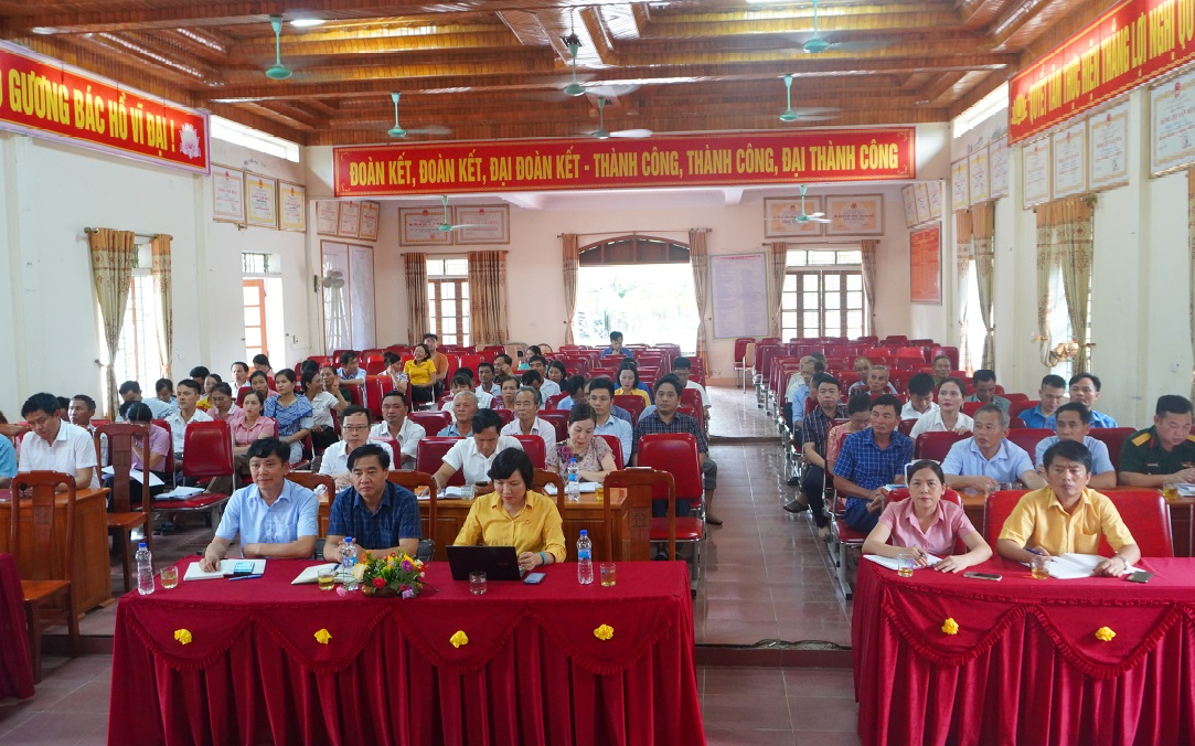 Đại biểu HĐND tỉnh tiếp xúc cử tri tại xã Bạch Ngọc, huyện Đô Lương