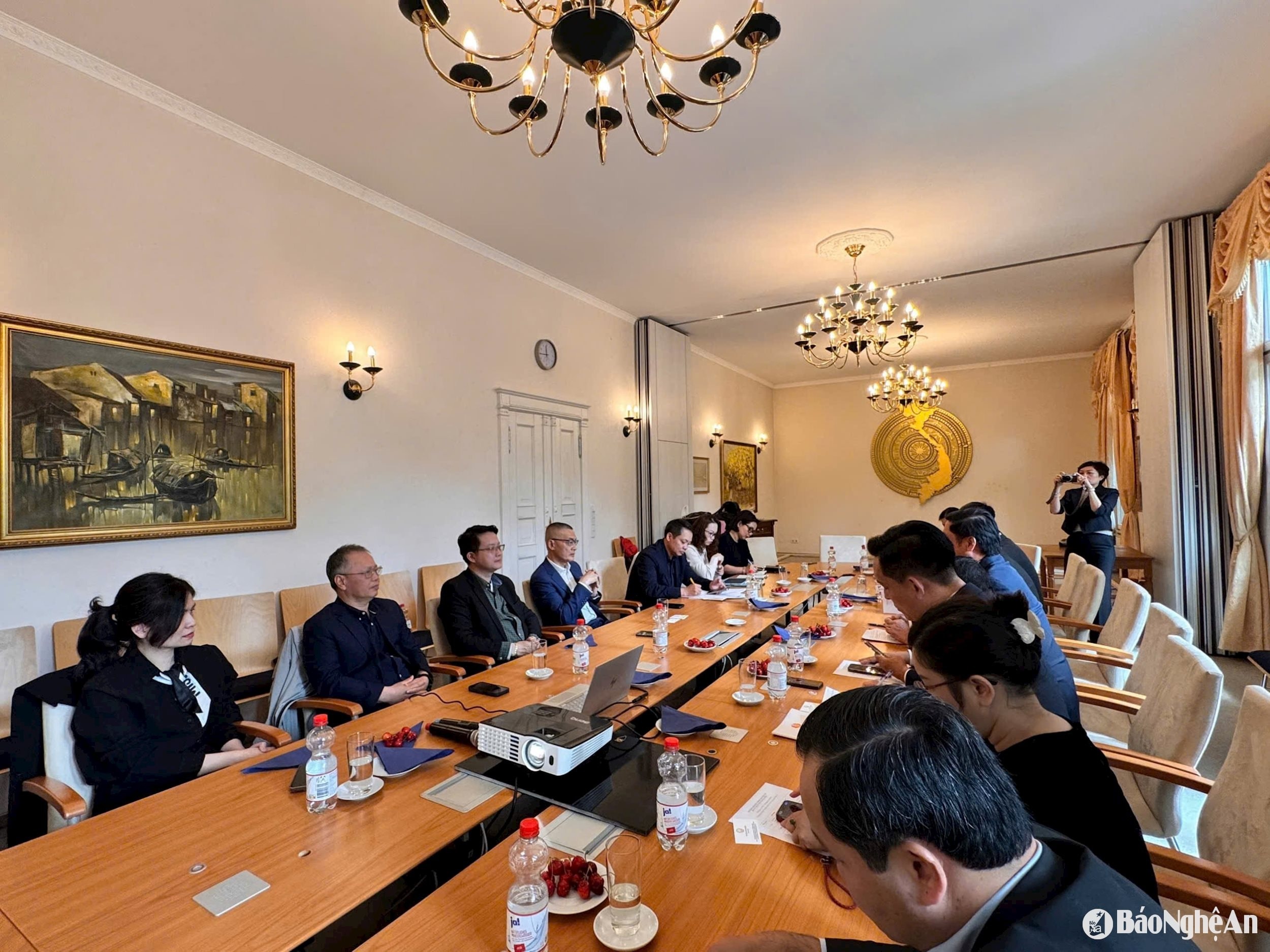 bna_quang-canh-cuoc-lam-viec.jpg