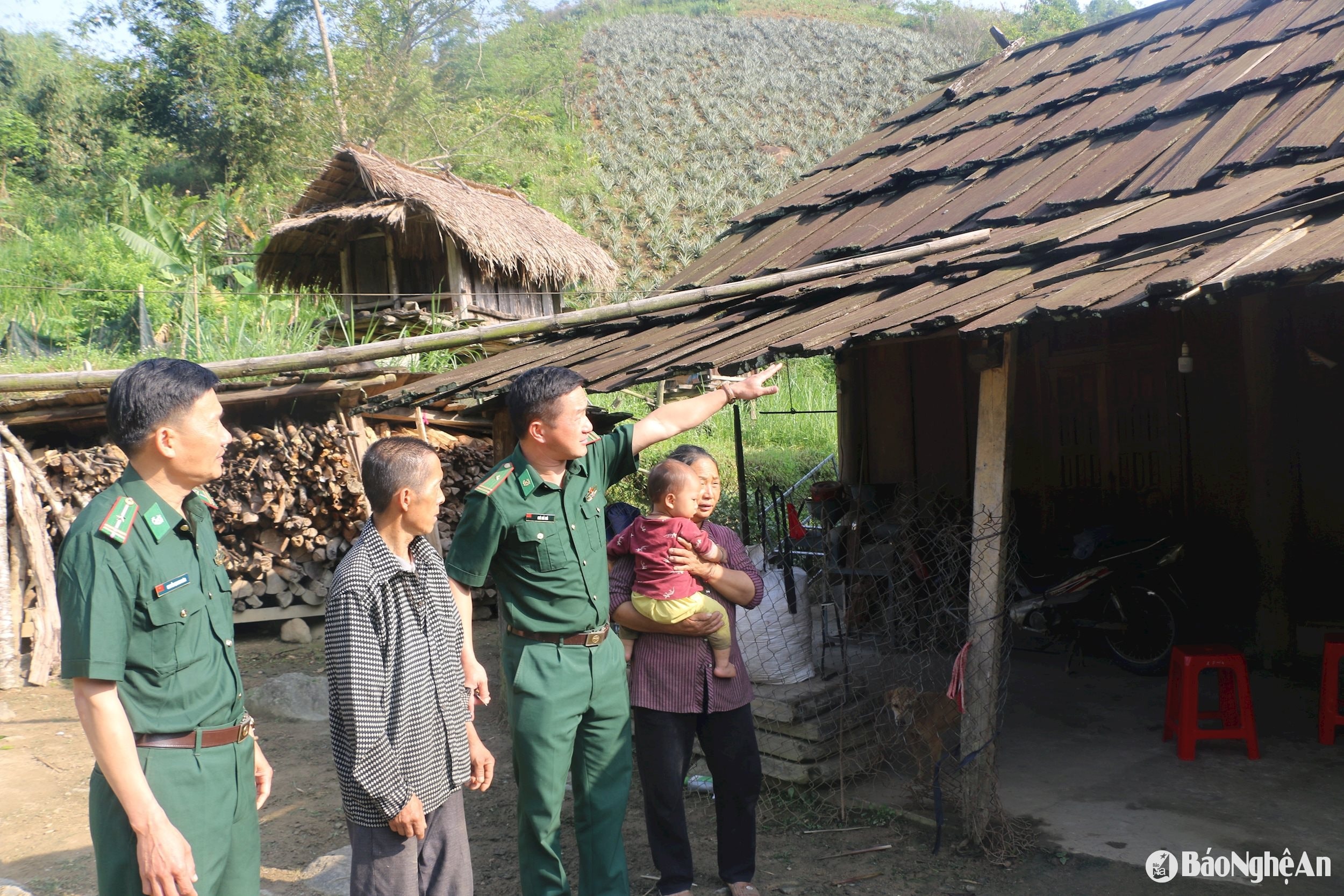 bna_nha-lop-mai-samu-cua-ong-gia-xai-phia-o-ban-buoc-mu-2..jpg