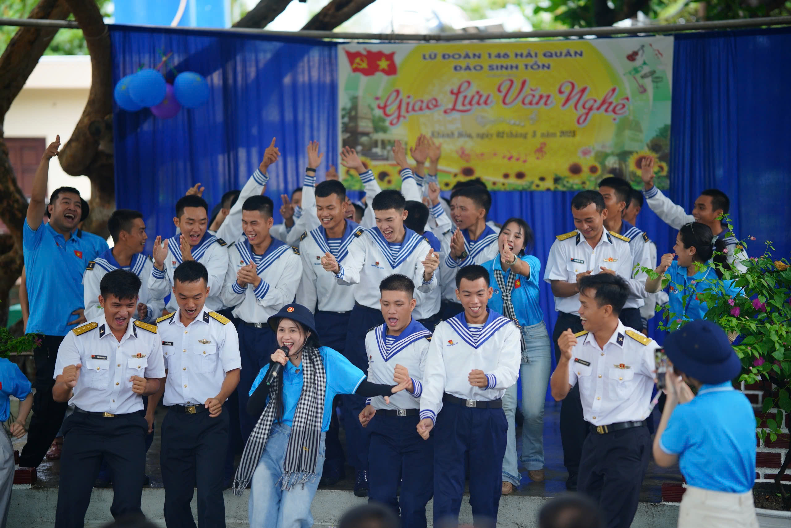 bna_giao-luu-van-nghe-tai-dao-truong-sa.jpg