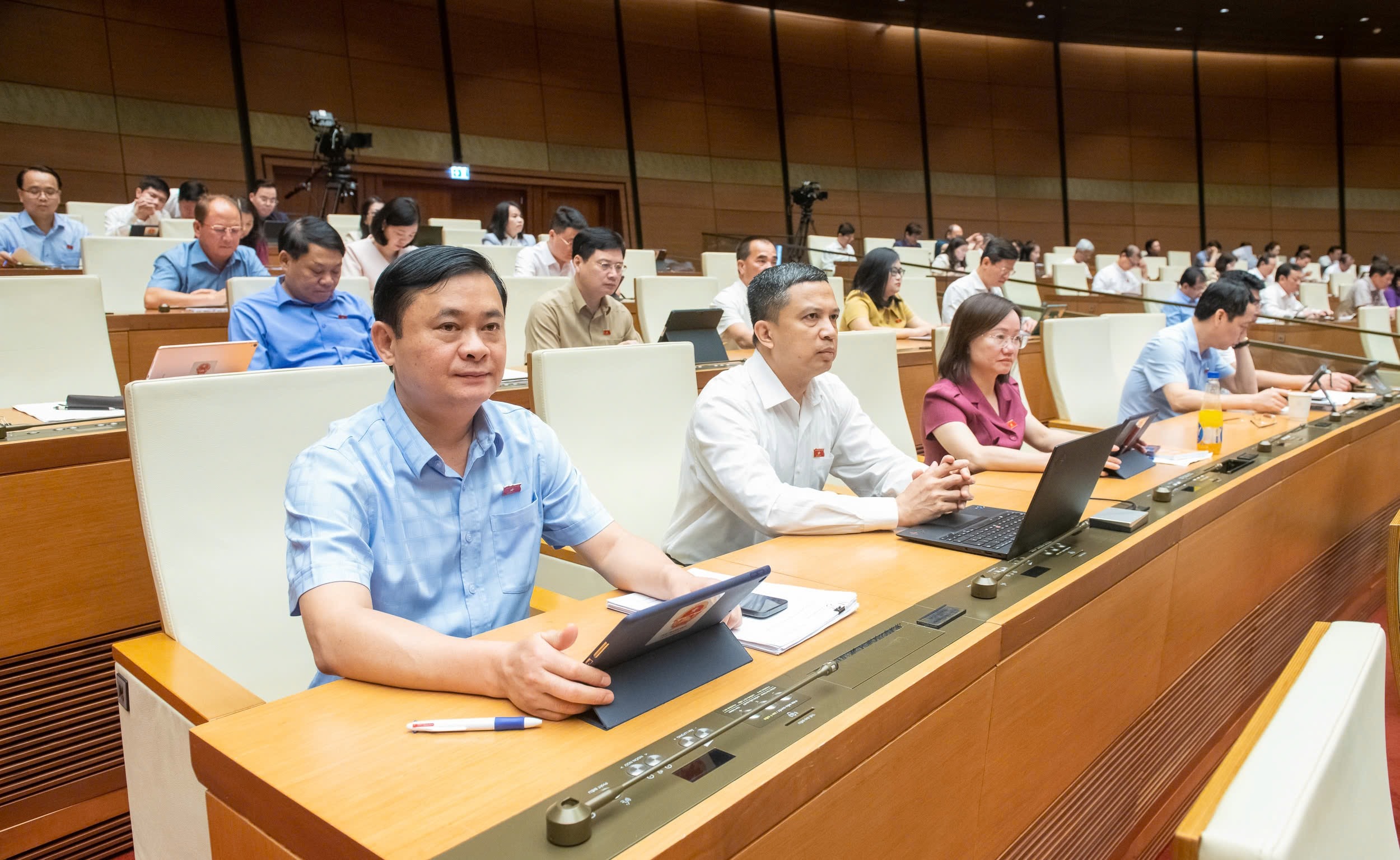 bna_quoc-hoi-ngay-8-5-7-161bfe26715795019c18d067c544f255.jpg