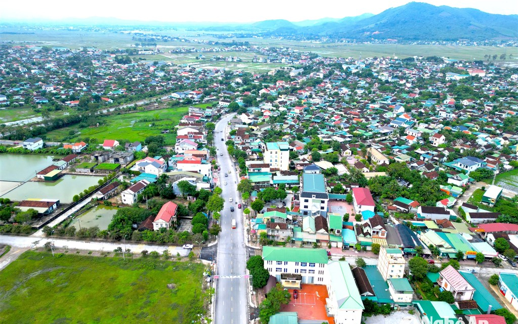 Quan tâm nâng cấp đường tỉnh lộ và giải quyết kiến nghị bảo hiểm y tế học sinh