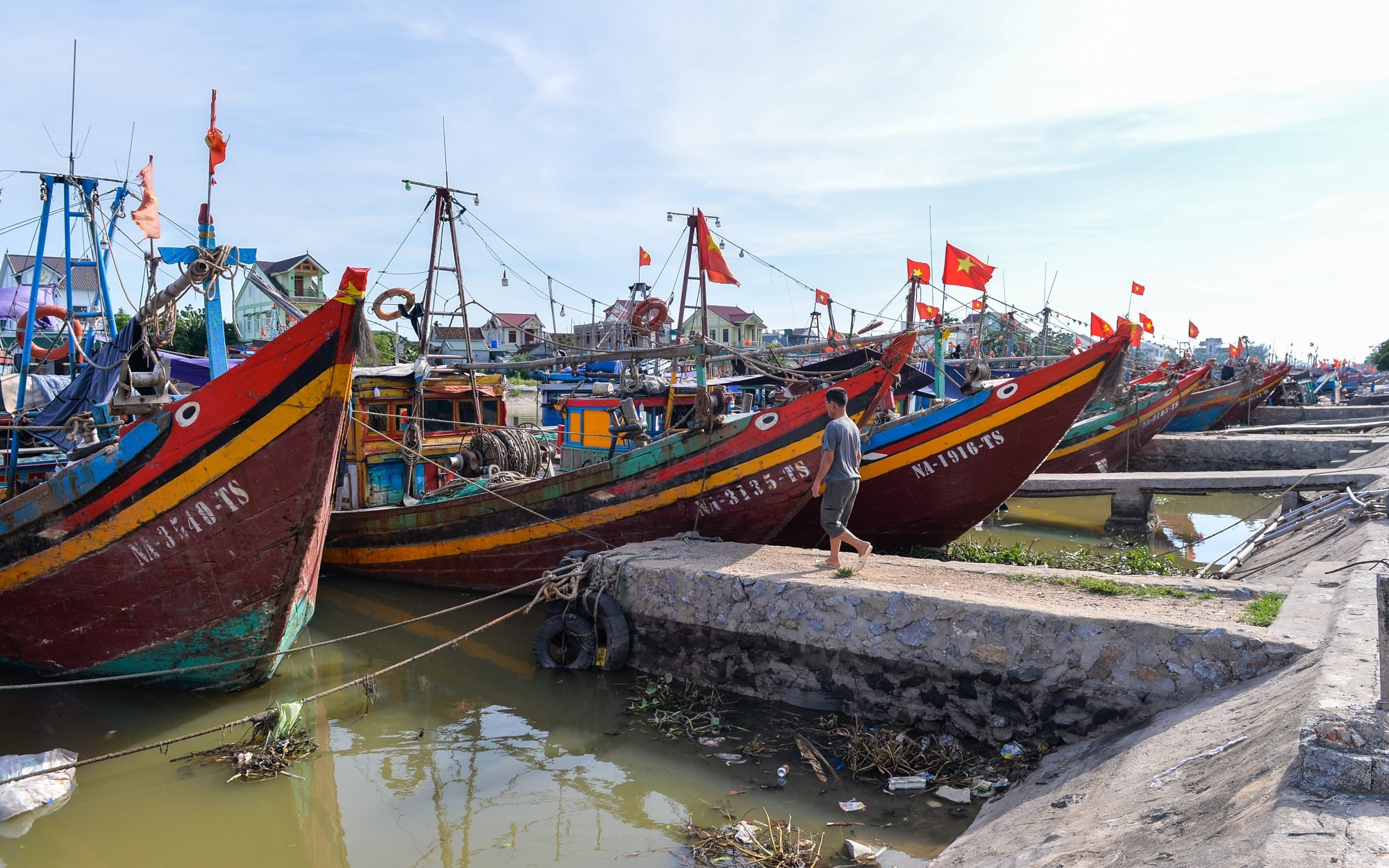 Cử tri xã Diễn Bích kiến nghị sớm triển khai bến thủy nội địa phục vụ hậu cần nghề cá và phát triển du lịch