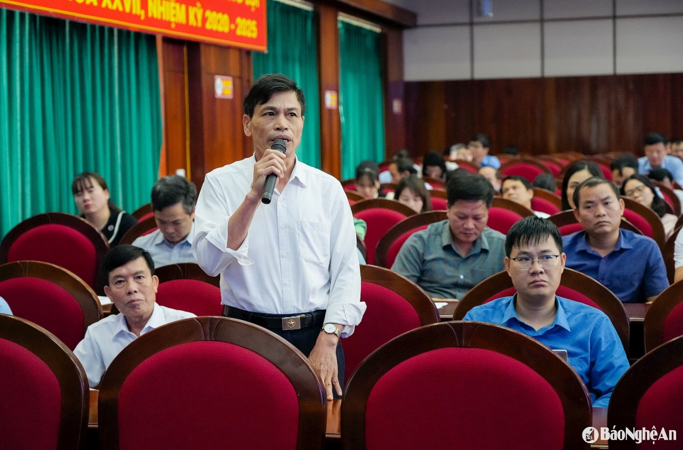 Nhiều kiến nghị của cử tri Nghệ An trước Kỳ họp thứ 9, Quốc hội khóa XV được tổng hợp và báo cáo Ủy ban Thường vụ Quốc hội