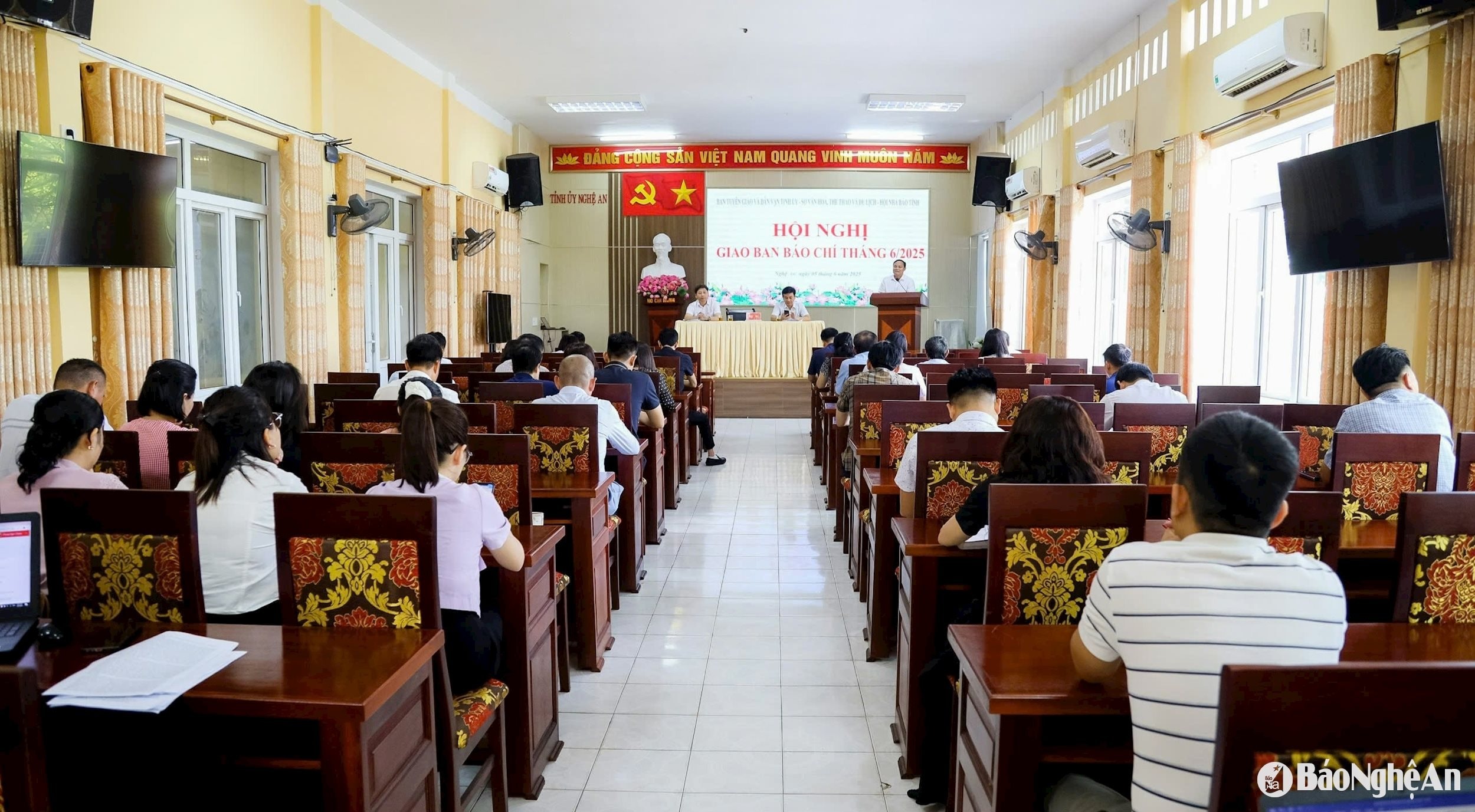 bna_-toan-canh.jpg