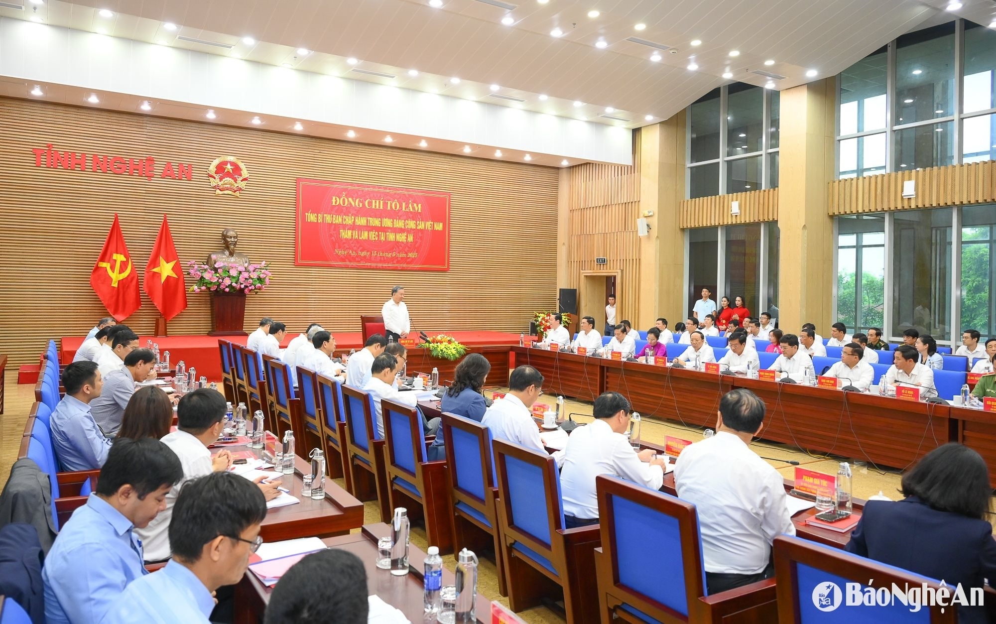 bna_tong-bi-thu-lv-voi-nghe-an-12-c77c4befc823df7391dc586380f31e94.jpg