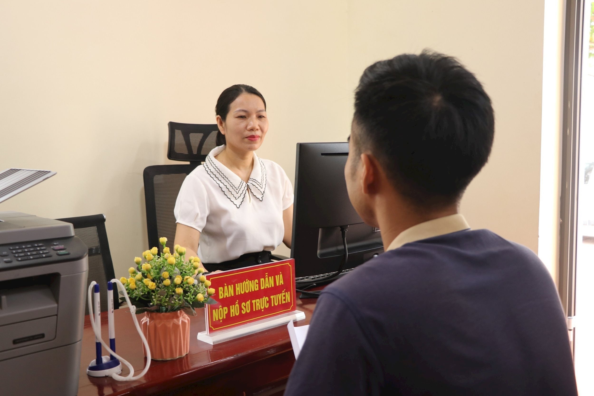 truc-tuyen.jpg