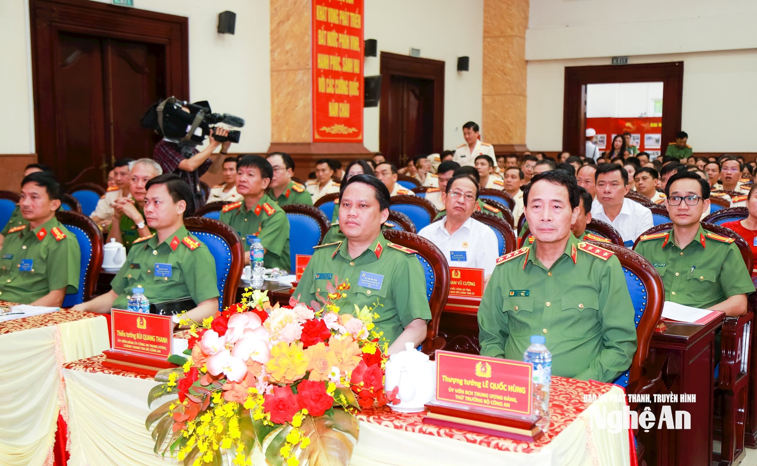 bna_h06a9370.jpg