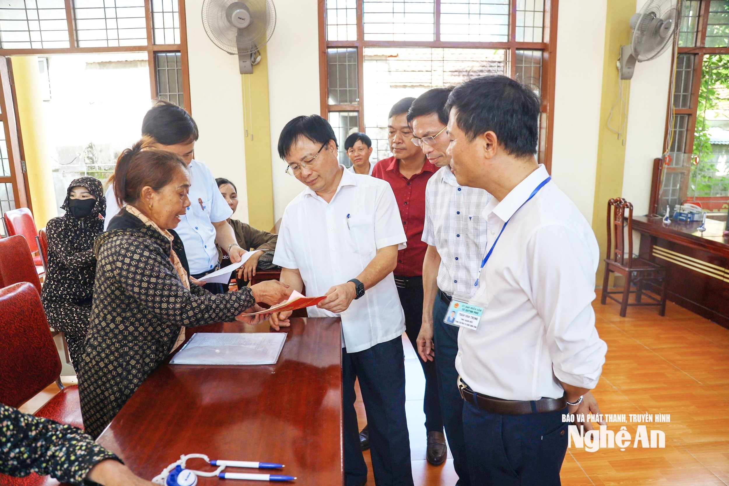 bna_dong-chi-bui-dinh-long-kiem-tra-ve-tinh-hinh-van-hanh-to-chuc-chinh-quyen-dia-phuong-02-cap-anh-thanh-le-2-.jpg