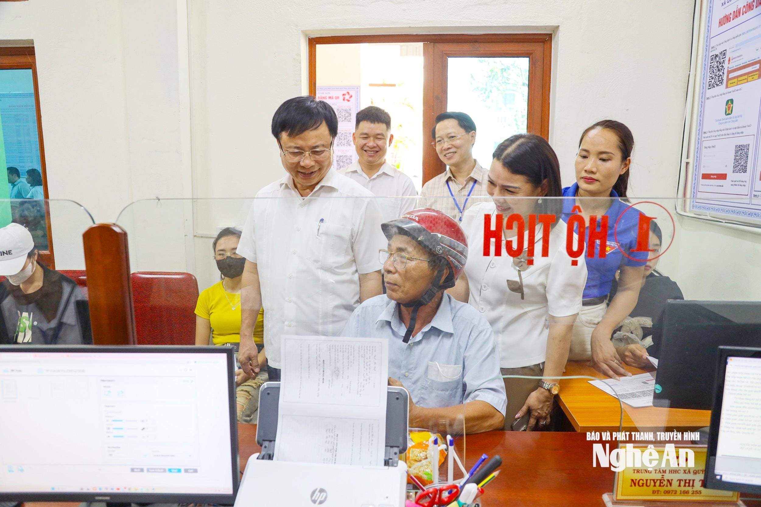 bna_dong-chi-bui-dinh-long-kiem-tra-ve-tinh-hinh-van-hanh-to-chuc-chinh-quyen-dia-phuong-02-cap-anh-thanh-le-8-.jpg