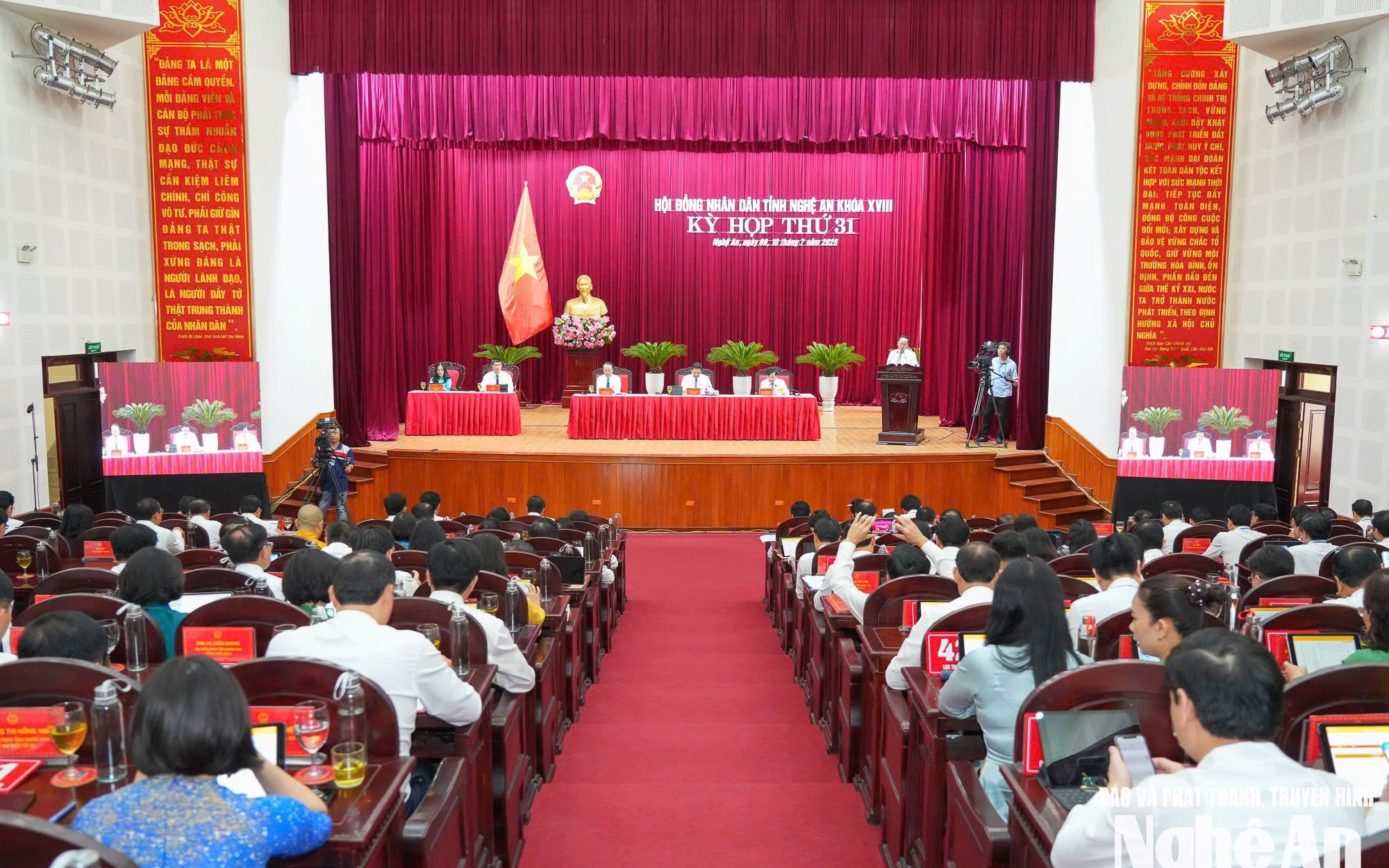 Yêu cầu có lộ trình giải quyết cụ thể đối với 03 ý kiến, kiến nghị của cử tri