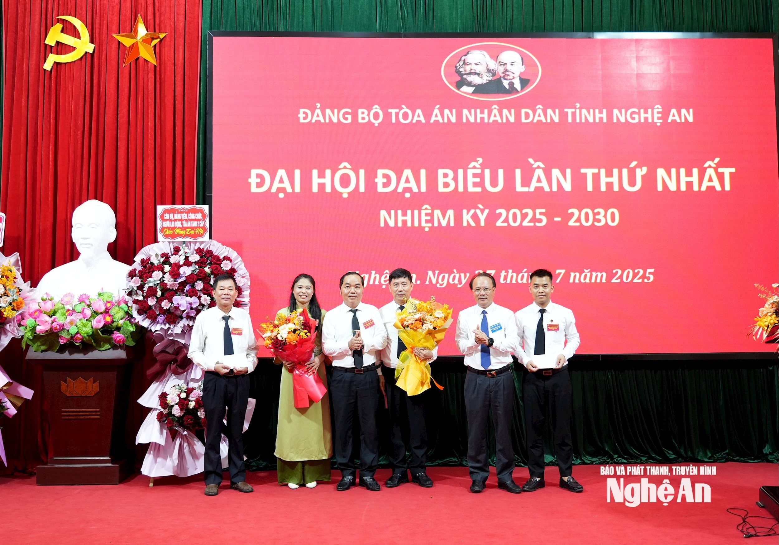 bna_tang-hoa.jpg