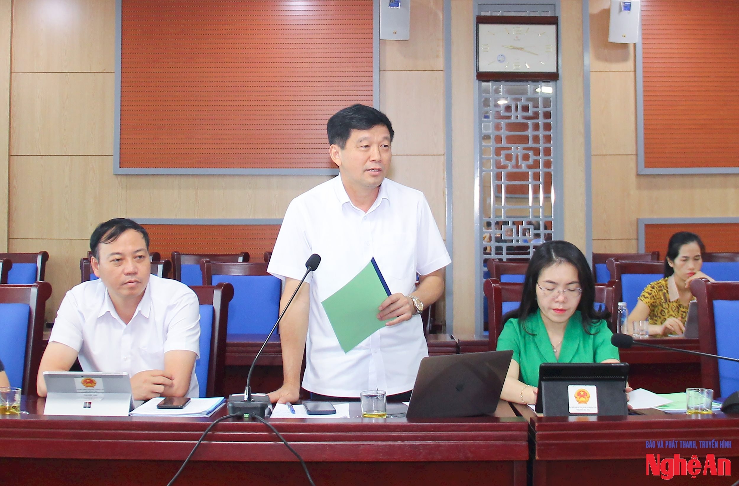 bna_-chu-tich-ldld-tinh-thanh-vien-ban-phap-che-hdnd-tinh-.jpg