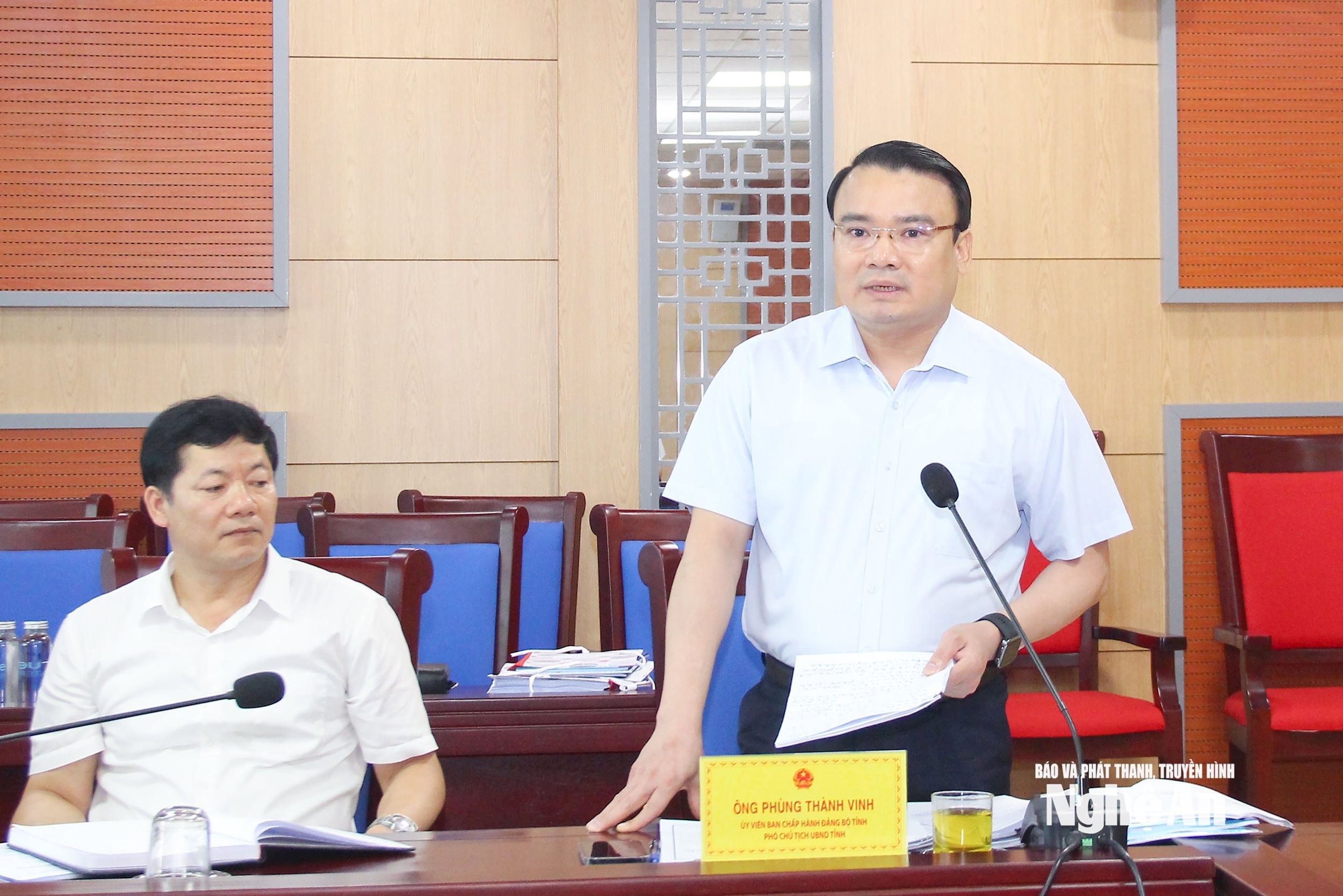 bna_-pho-chu-tich-ubnd-tinh-phung-thanh-vinh-gop-y-ve-dinh-huong-phat-trien-lua-chon-khau-dot-pha-va-uu-tien-cac-cong-trinh-dau-tu.-anh-mai-hoa.jpg