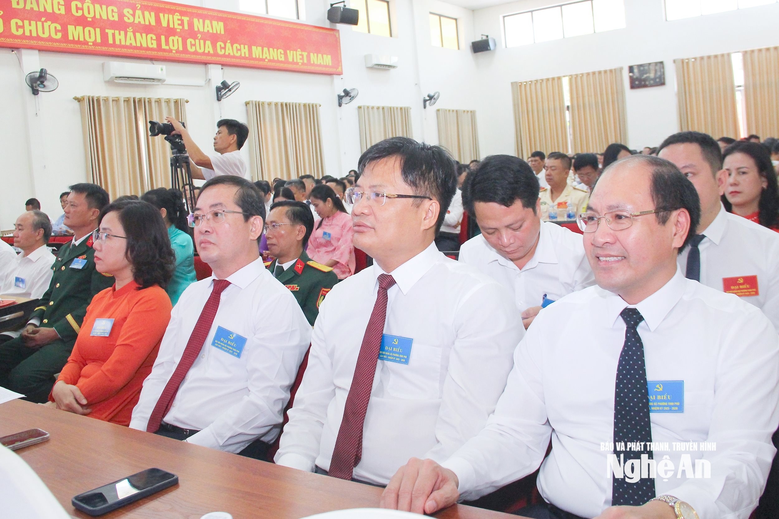 bna_-thuong-truc-dang-uy-cac-phuong-thuoc-thanh-pho-vinh-truoc-day-tham-du-dai-hoi.-anh-mai-hoa.jpg