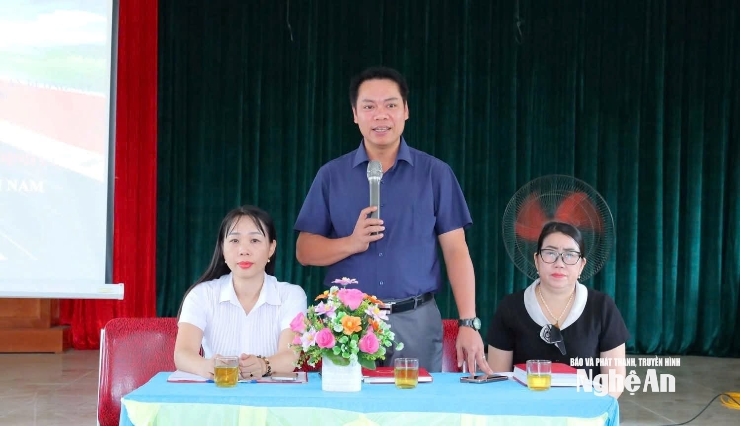 bna_lanh-dao-xa-hung-nguyen-nam-lay-y-kien-cac-ho-gia-dinh-ca-nhan-bi-anh-huong-do-tuyen-cao-toc-bac-nam-ve-vi-tri-du-kien-quy-hoach-khu-tai-dinh-cu..jpg